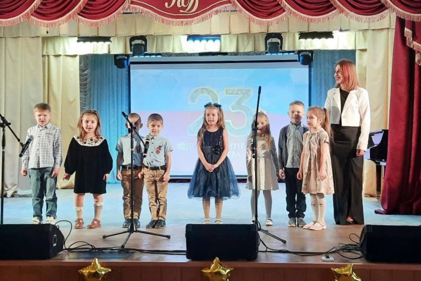 В преддверии Дня защитника Отечества в Доме Дерябина состоялся праздничный концерт «Во имя Родины» В преддверии Дня защитника Отечества в Доме Дерябина состоялся праздничный концерт «Во имя Родины»