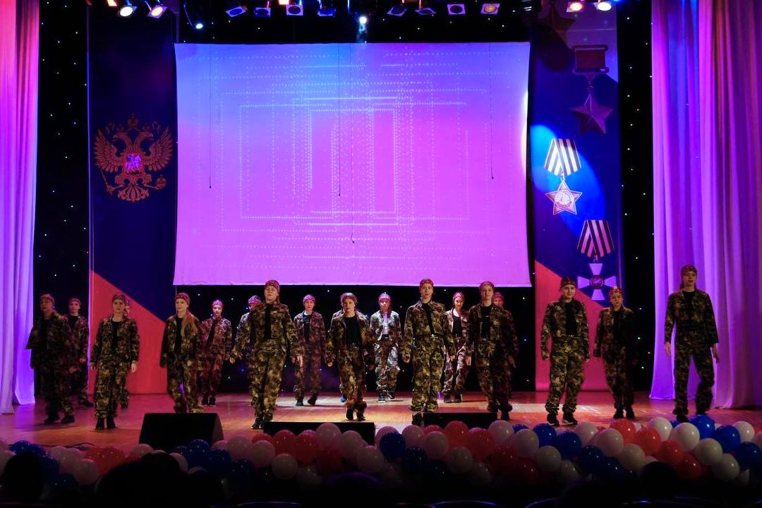 Сегодня в Центре культурного развития «Оскол» состоялся праздничный концерт, посвященный Дню защитника Отечества Сегодня в Центре культурного развития «Оскол» состоялся праздничный концерт, посвященный Дню защитника Отечества