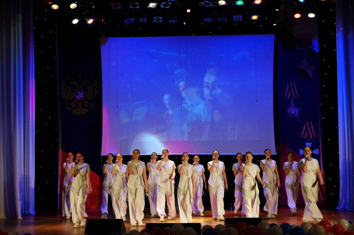 Сегодня в Центре культурного развития «Оскол» состоялся праздничный концерт, посвященный Дню защитника Отечества Сегодня в Центре культурного развития «Оскол» состоялся праздничный концерт, посвященный Дню защитника Отечества