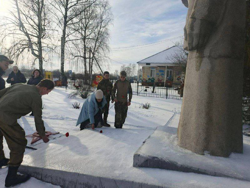 В Ракитянском округе почтили память защитников Отечества В Ракитянском округе почтили память защитников Отечества
