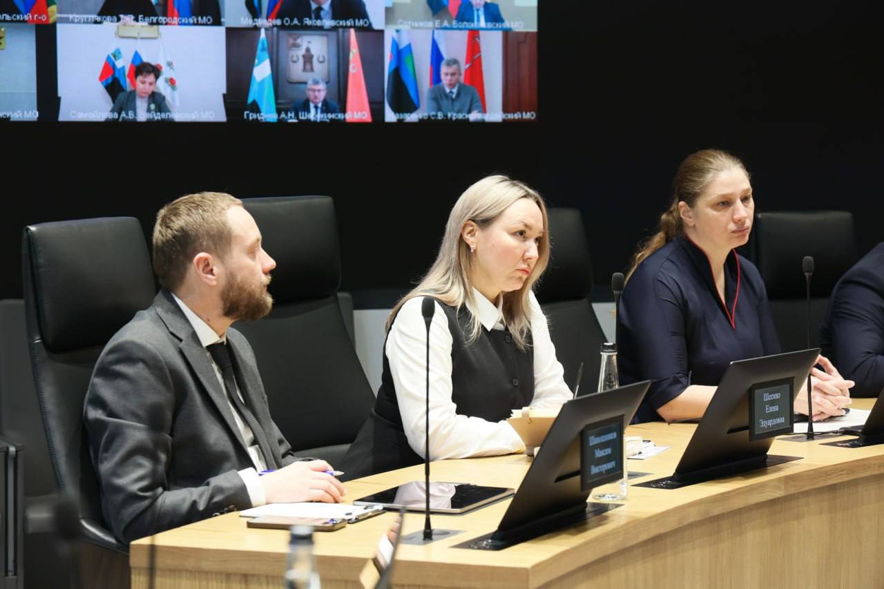 Юрий Клепиков: В повестке сегодняшнего оперативного совещания: ход работ по восстановлению повреждённого жилья, предоставление муниципалитетами земельных участков для реализации программы обеспечения жильём многодетных семей... Юрий Клепиков: В повестке сегодняшнего оперативного совещания: ход работ по восстановлению повреждённого жилья, предоставление муниципалитетами земельных участков для реализации программы обеспечения жильём многодетных семей...