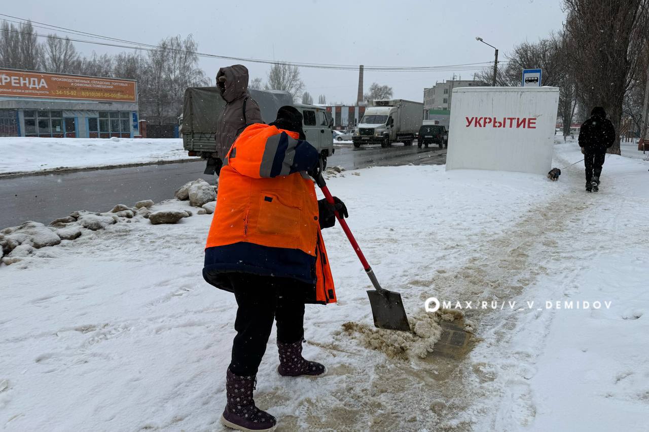Валентин Демидов: Коммунальный блок переведен на усиленный режим работы с раннего утра в связи со снегопадом Валентин Демидов: Коммунальный блок переведен на усиленный режим работы с раннего утра в связи со снегопадом