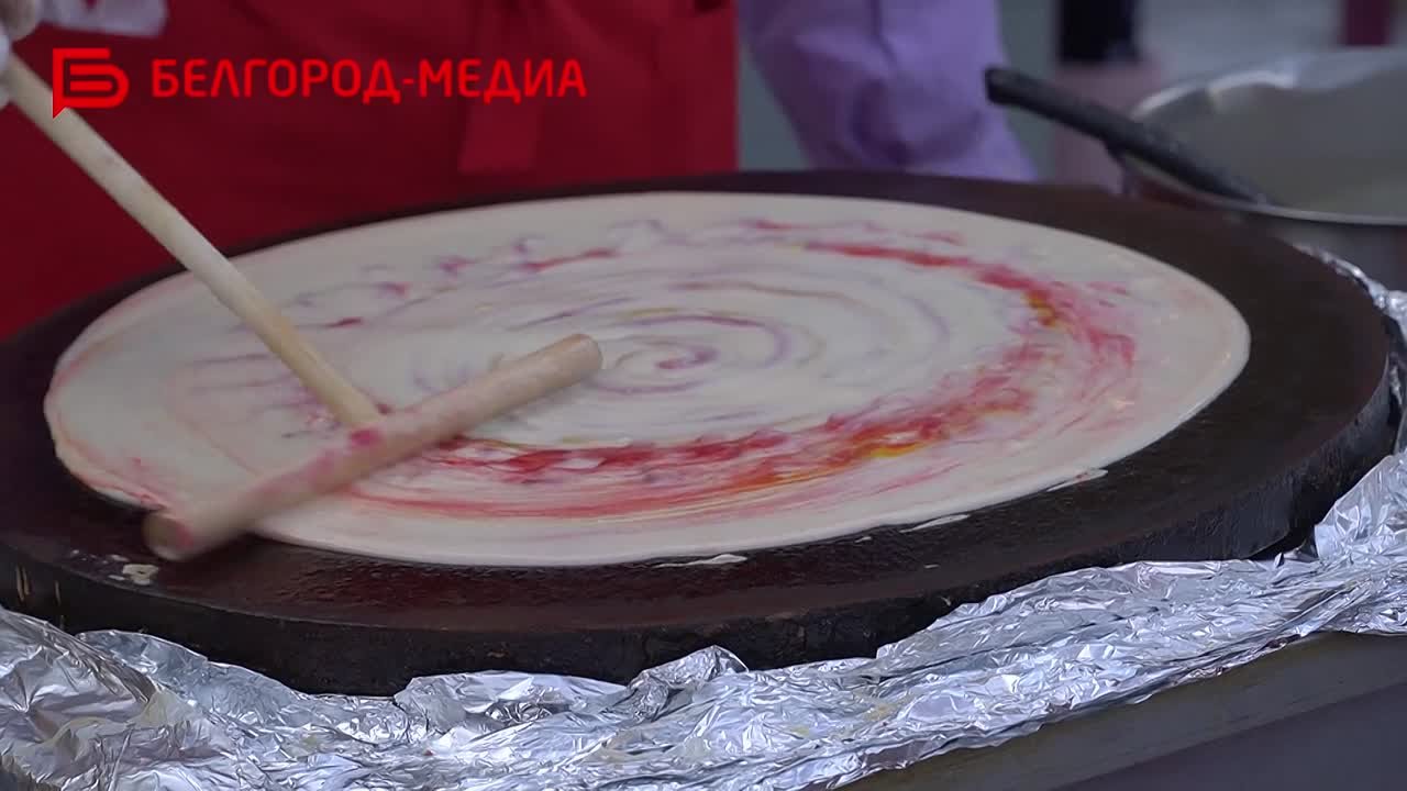В Белгороде масленичную неделю завершили конкурсом блинных композиций