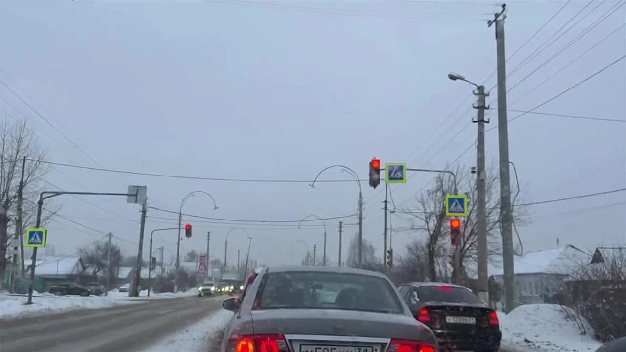 Доброе утро, друзья. По прогнозу синоптиков дождь со снегом продолжится в течении суток Госавтоинспекции региона призывает вас - участников дорожного движения быть внимательными и осторожными Выбирайте скорость ниже...