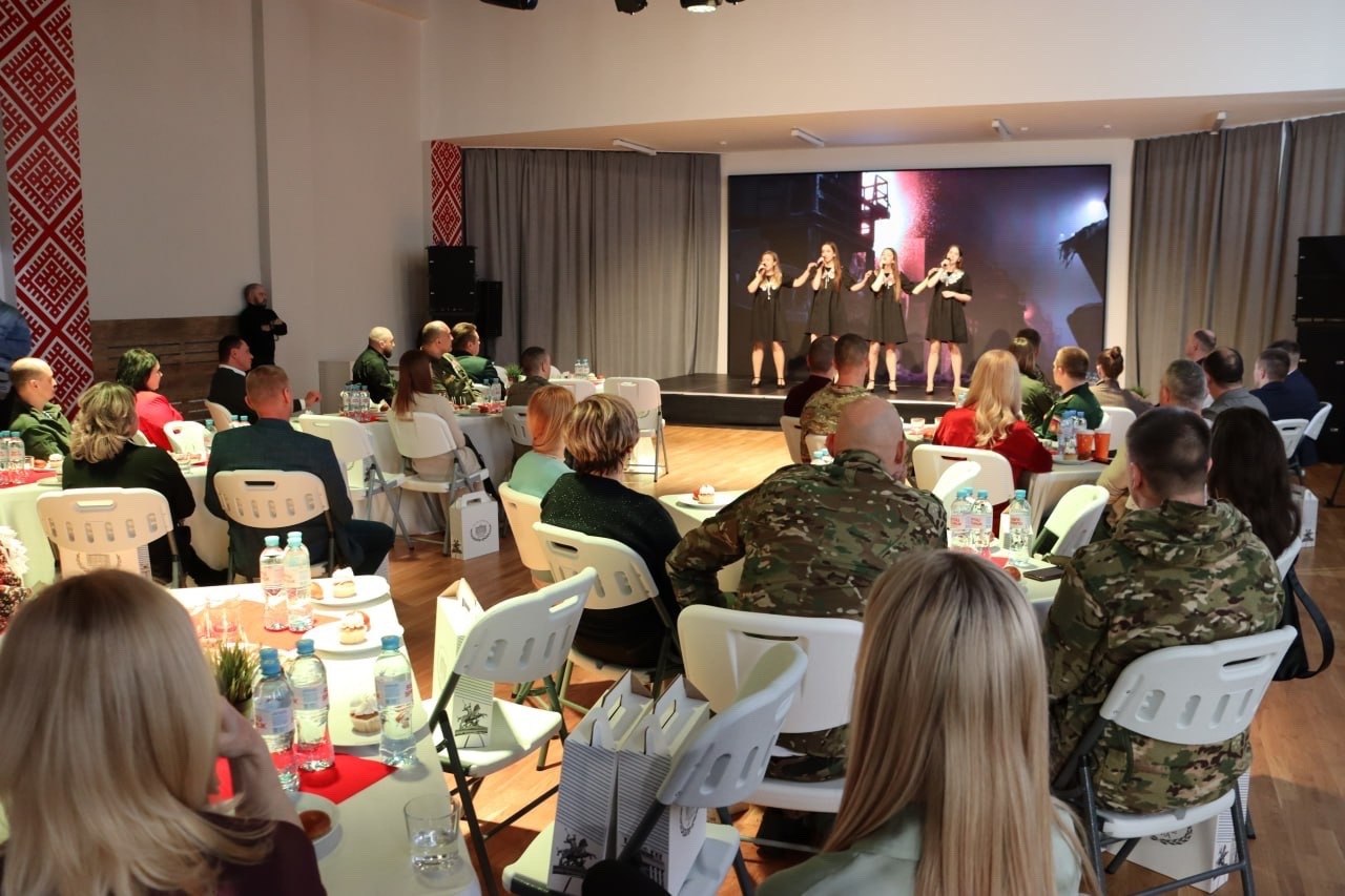 Концерты, награждения и патриотические встречи: депутаты областной Думы приняли участие в тематических мероприятиях в преддверии Дня защитника Отечества Концерты, награждения и патриотические встречи: депутаты областной Думы приняли участие в тематических мероприятиях в преддверии Дня защитника Отечества