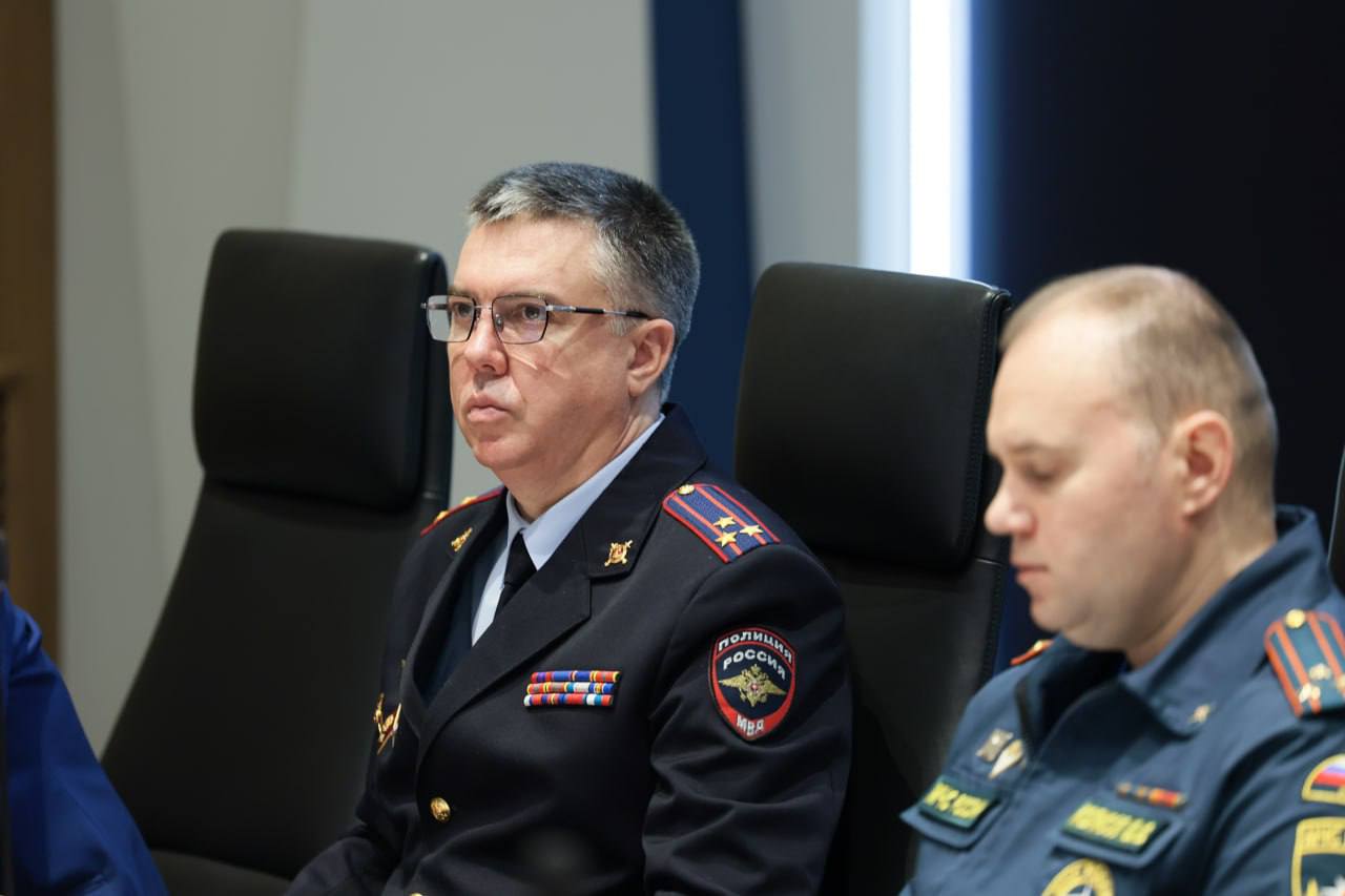 Юрий Клепиков: В повестке сегодняшнего оперативного совещания: ход работ по восстановлению повреждённого жилья, предоставление муниципалитетами земельных участков для реализации программы обеспечения жильём многодетных семей... Юрий Клепиков: В повестке сегодняшнего оперативного совещания: ход работ по восстановлению повреждённого жилья, предоставление муниципалитетами земельных участков для реализации программы обеспечения жильём многодетных семей...