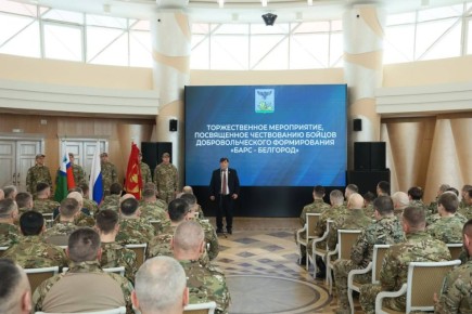 Юрий Клепиков: Накануне по поручению Губернатора Белгородской области Вячеслава Владимировича Гладкова наградил истинных патриотов, вставших на защиту своей малой Родины, — бойцов «БАРС-Белгород»