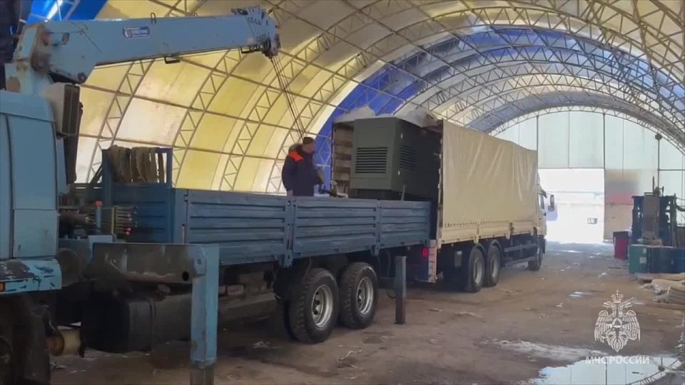 Евгений Поддубный: Регионы Белгороду. В Белгородскую область, которую пытается "потушить" наш противник, продолжает прибывать помощь – резервные источники электроэнергии, топливо