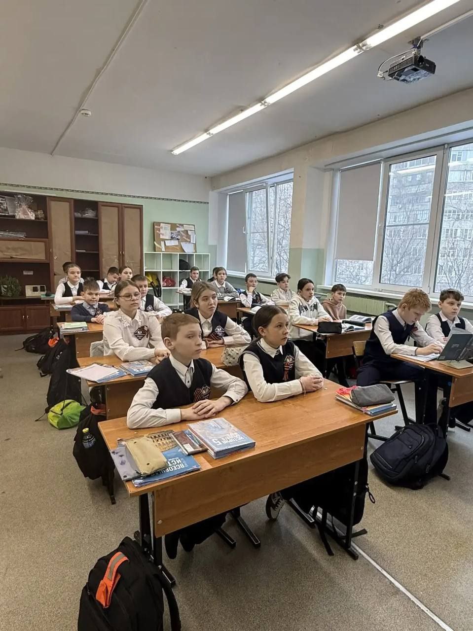 В Старом Осколе полицейские проводят встречи со школьниками В Старом Осколе полицейские проводят встречи со школьниками