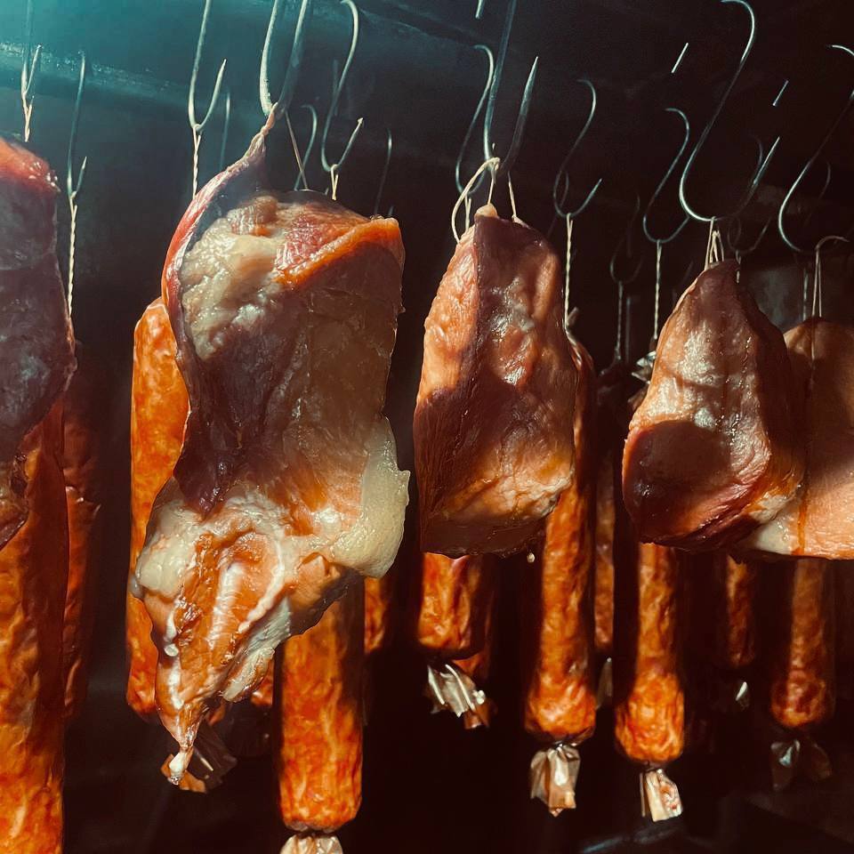 Благодаря социальному контракту в селе Хохлово появилась коптильня Благодаря социальному контракту в селе Хохлово появилась коптильня