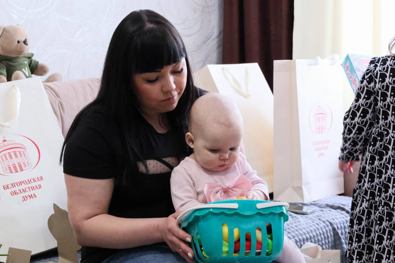 Юрий Клепиков: В преддверии Дня защитника Отечества навестил многодетную семью, глава которой участник СВО Юрий Клепиков: В преддверии Дня защитника Отечества навестил многодетную семью, глава которой участник СВО