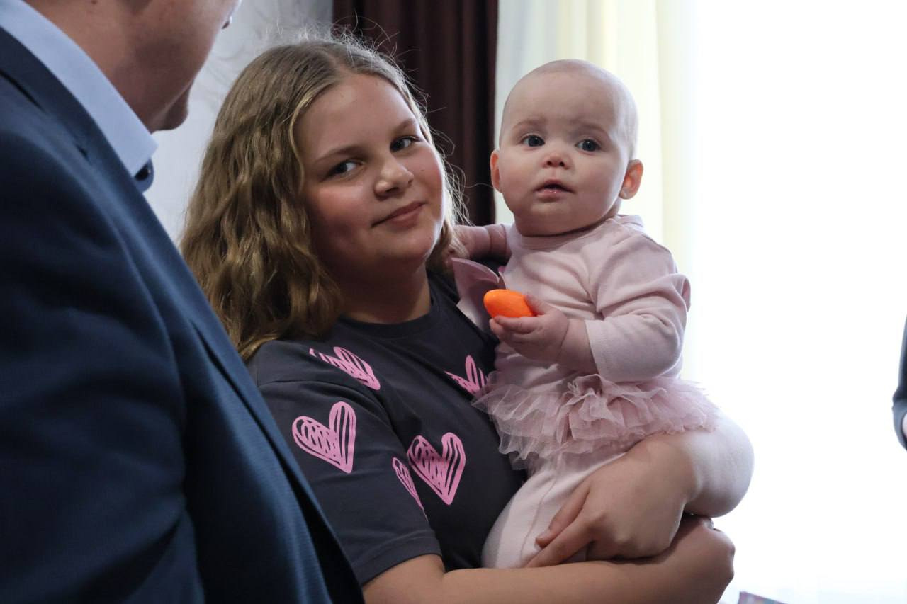 Юрий Клепиков: В преддверии Дня защитника Отечества навестил многодетную семью, глава которой участник СВО Юрий Клепиков: В преддверии Дня защитника Отечества навестил многодетную семью, глава которой участник СВО