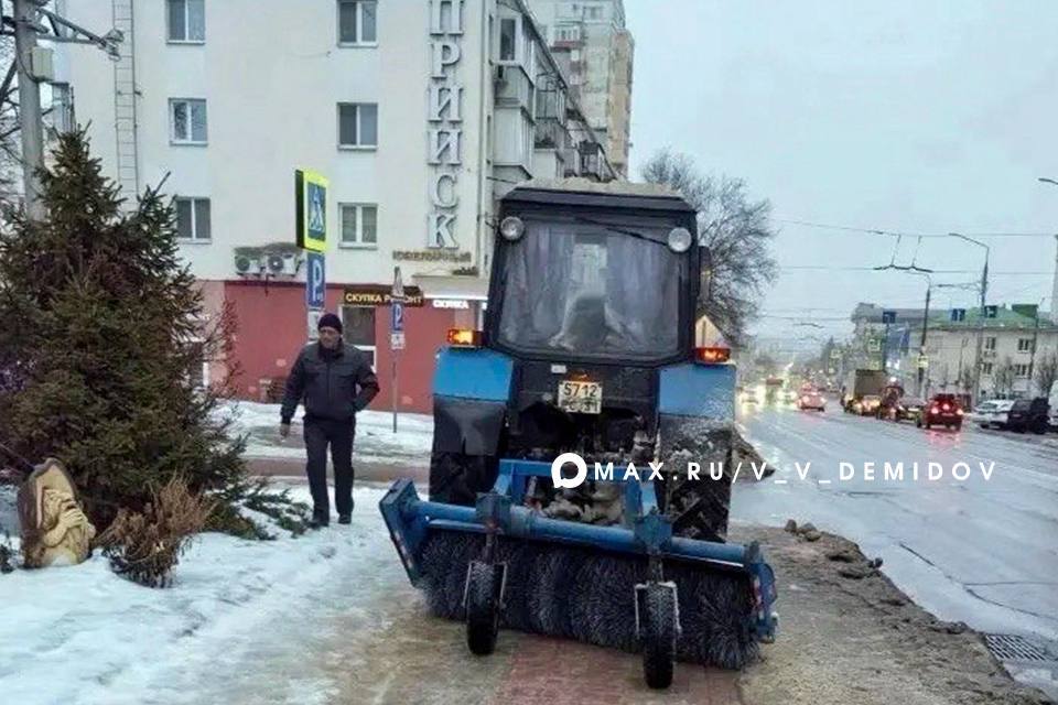 Валентин Демидов: Коммунальные службы города продолжают работу в усиленном режиме