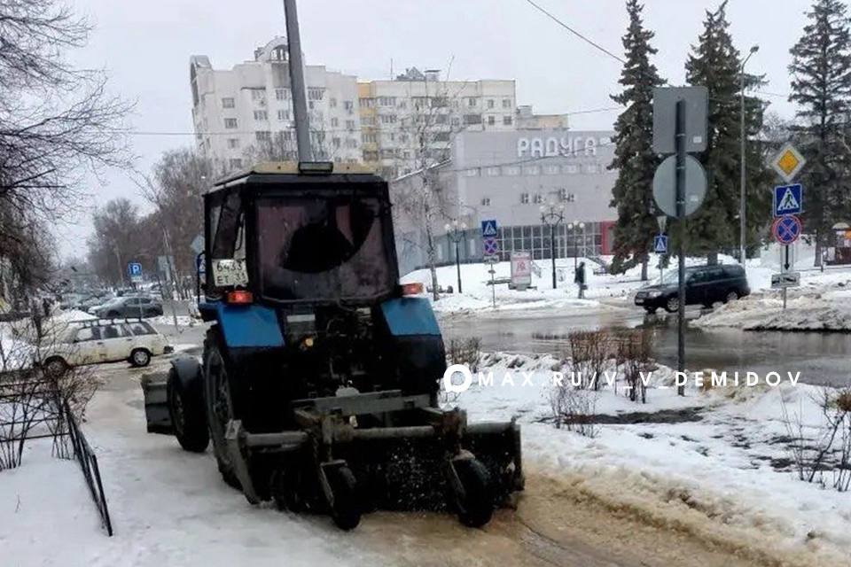 Валентин Демидов: Коммунальные службы города продолжают работу в усиленном режиме Валентин Демидов: Коммунальные службы города продолжают работу в усиленном режиме