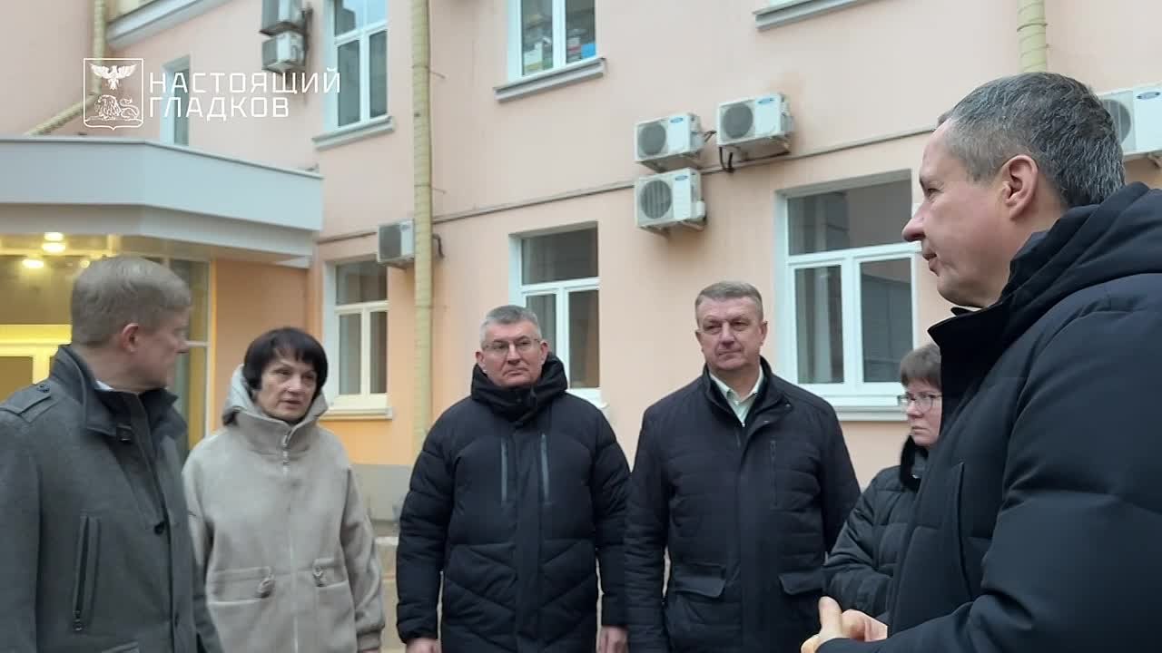 Вячеслав Гладков передал бронированные внедорожники главам приграничных муниципалитетов