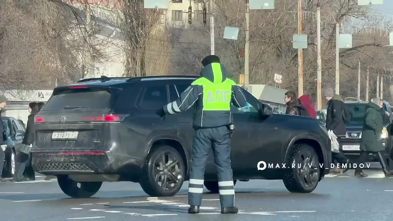 Валентин Демидов: После очередного ночного ракетного удара ВСУ в нескольких районах Белгорода произошли отключения электроэнергии, не работают светофоры