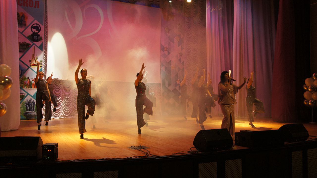 Памятные кадры церемонии присвоения звания "Человек Года – 2025" и торжественного открытия Года единства народов России Памятные кадры церемонии присвоения звания "Человек Года – 2025" и торжественного открытия Года единства народов России