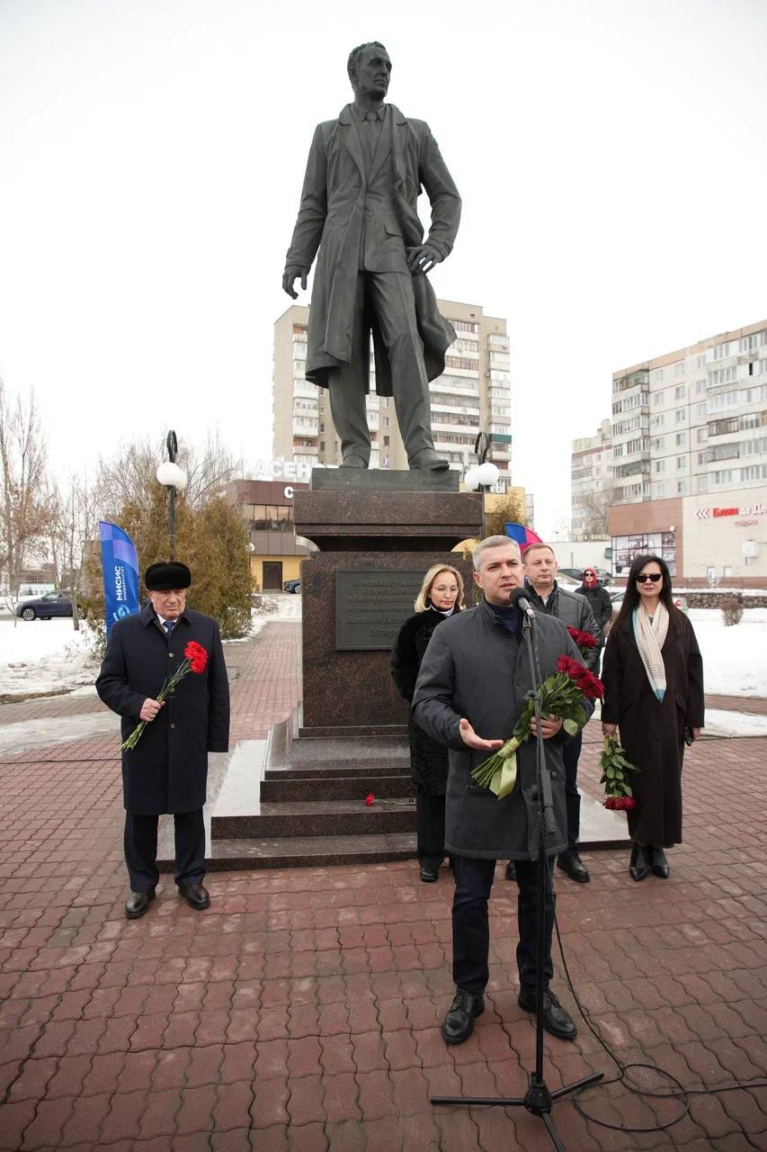 Михаил Лобазнов: Прошло 15 лет со дня ухода Алексея Алексеевича Угарова Михаил Лобазнов: Прошло 15 лет со дня ухода Алексея Алексеевича Угарова