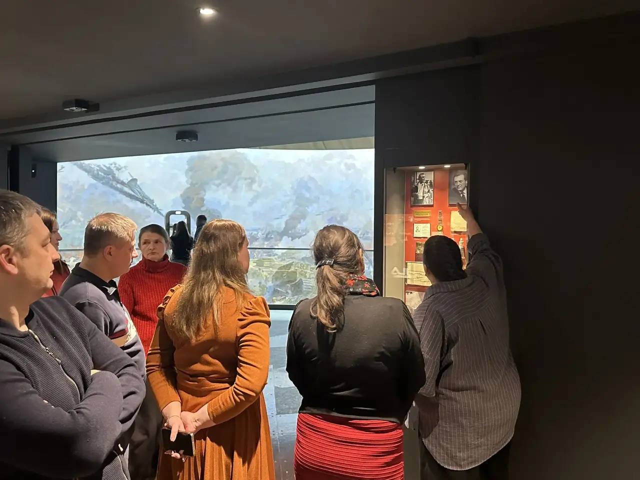 В музее-диораме «Курская битва. Белгородское направление» состоялась авторская экскурсия «За полотном» В музее-диораме «Курская битва. Белгородское направление» состоялась авторская экскурсия «За полотном»