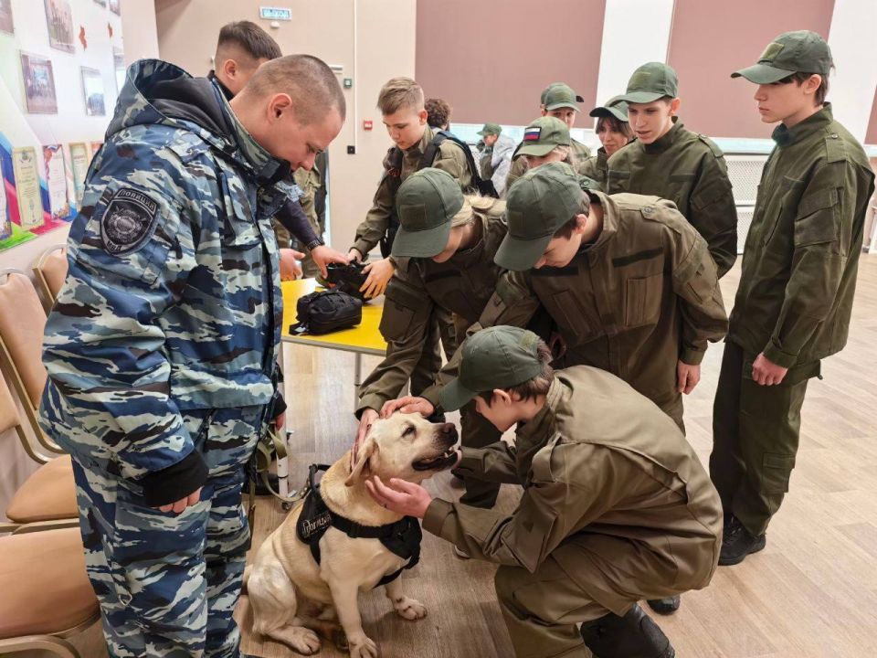 Белгородские полицейские приняли участие в открытии второй учебной смены центра «Воин»