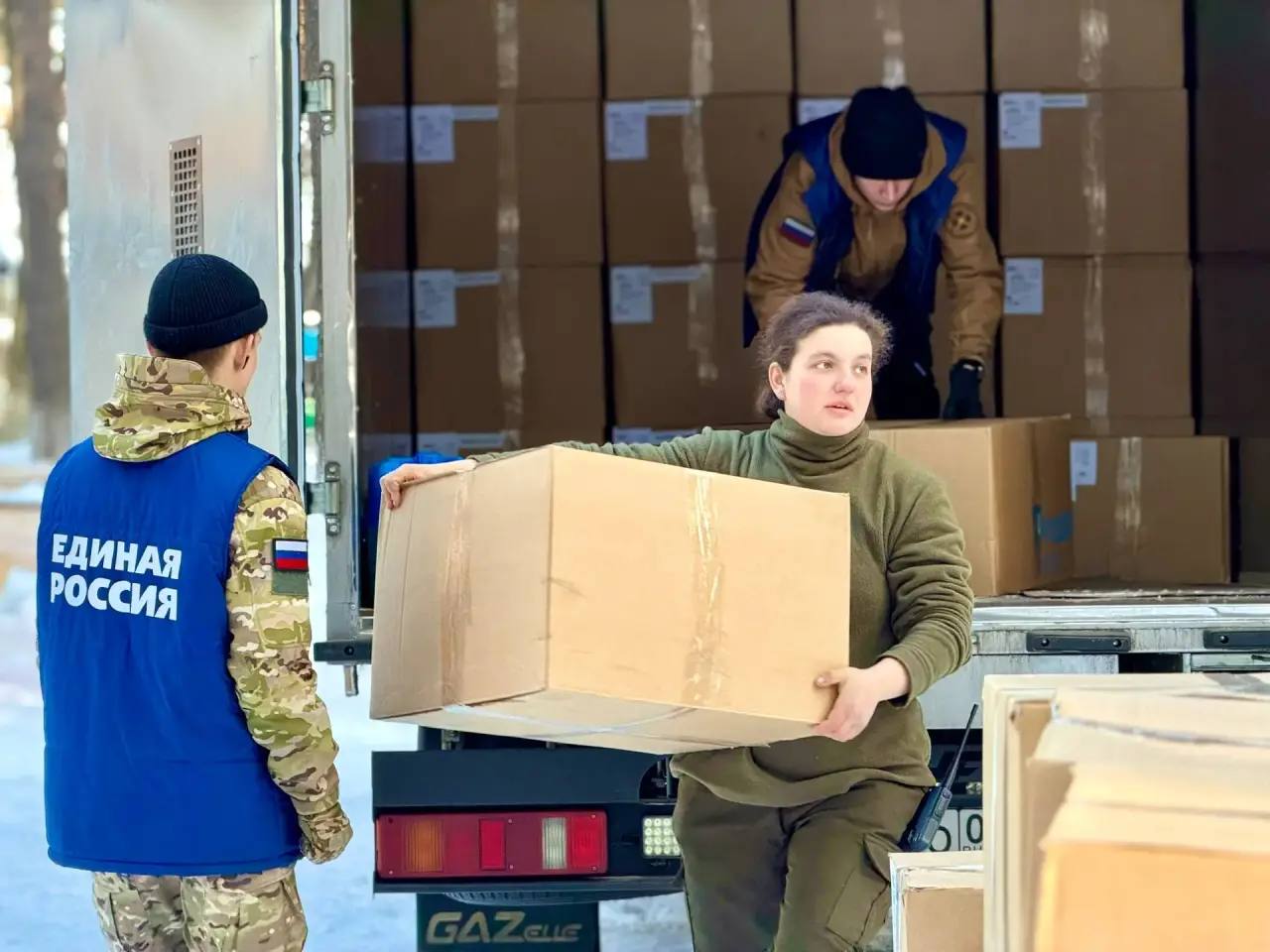 Игорь Кастюкевич: Очередную партию обуви для волонтеров Единой России «Курского рубежа» и «Белгородского рубежа» получили от организации «МАМАНОНСТОП».