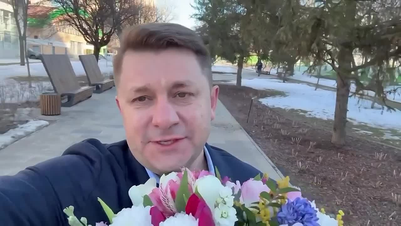 Валентин Демидов: Дорогие женщины, поздравляю вас с 8 Марта!