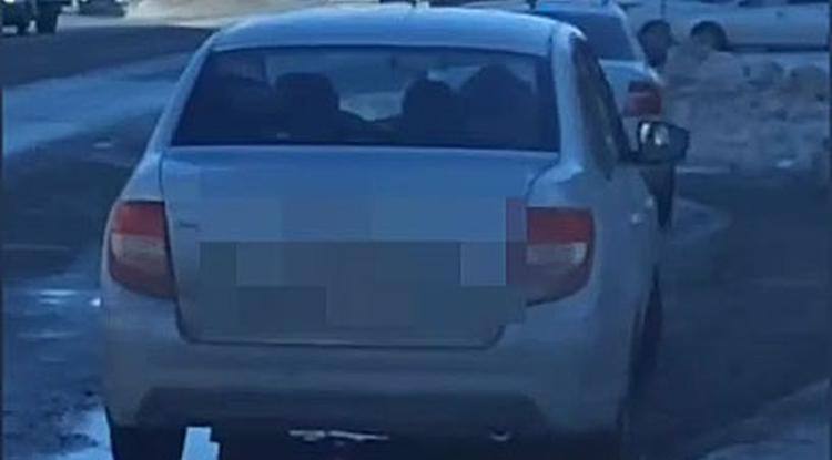 В Старом Осколе автомобиль сбил коляску с 10-месячным ребёнком