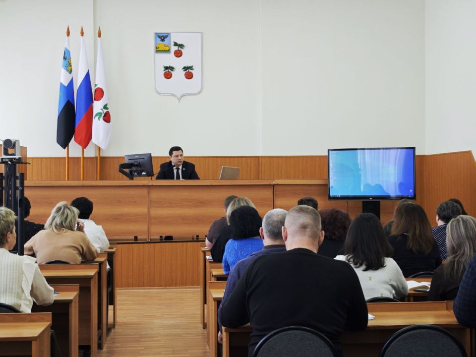 Николай Нестеров: Провёл еженедельное рабочее совещание с коллегами и руководителями структурных подразделений