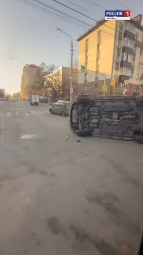 Ещё кадрами ДТП в областном центре делятся очевидцы