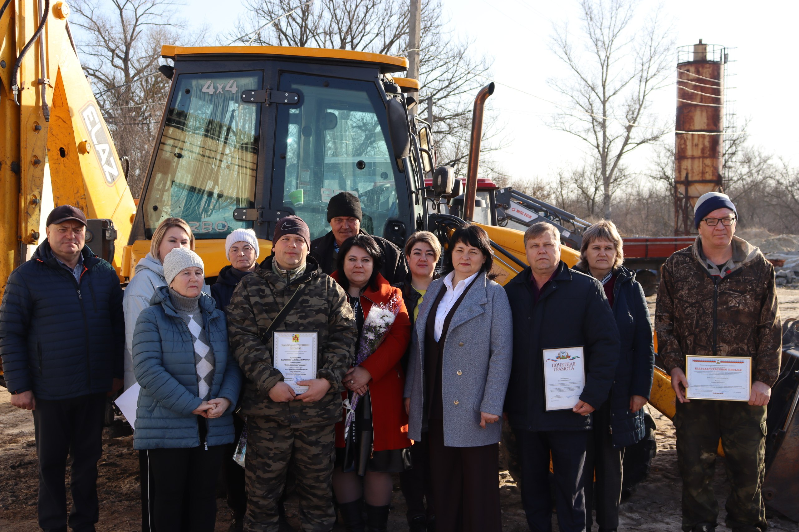 Дорогие работники и ветераны бытового обслуживания населения и жилищно-коммунального хозяйства Волоконовского округа! Искренне поздравляем вас с профессиональным праздником Дорогие работники и ветераны бытового обслуживания населения и жилищно-коммунального хозяйства Волоконовского округа! Искренне поздравляем вас с профессиональным праздником