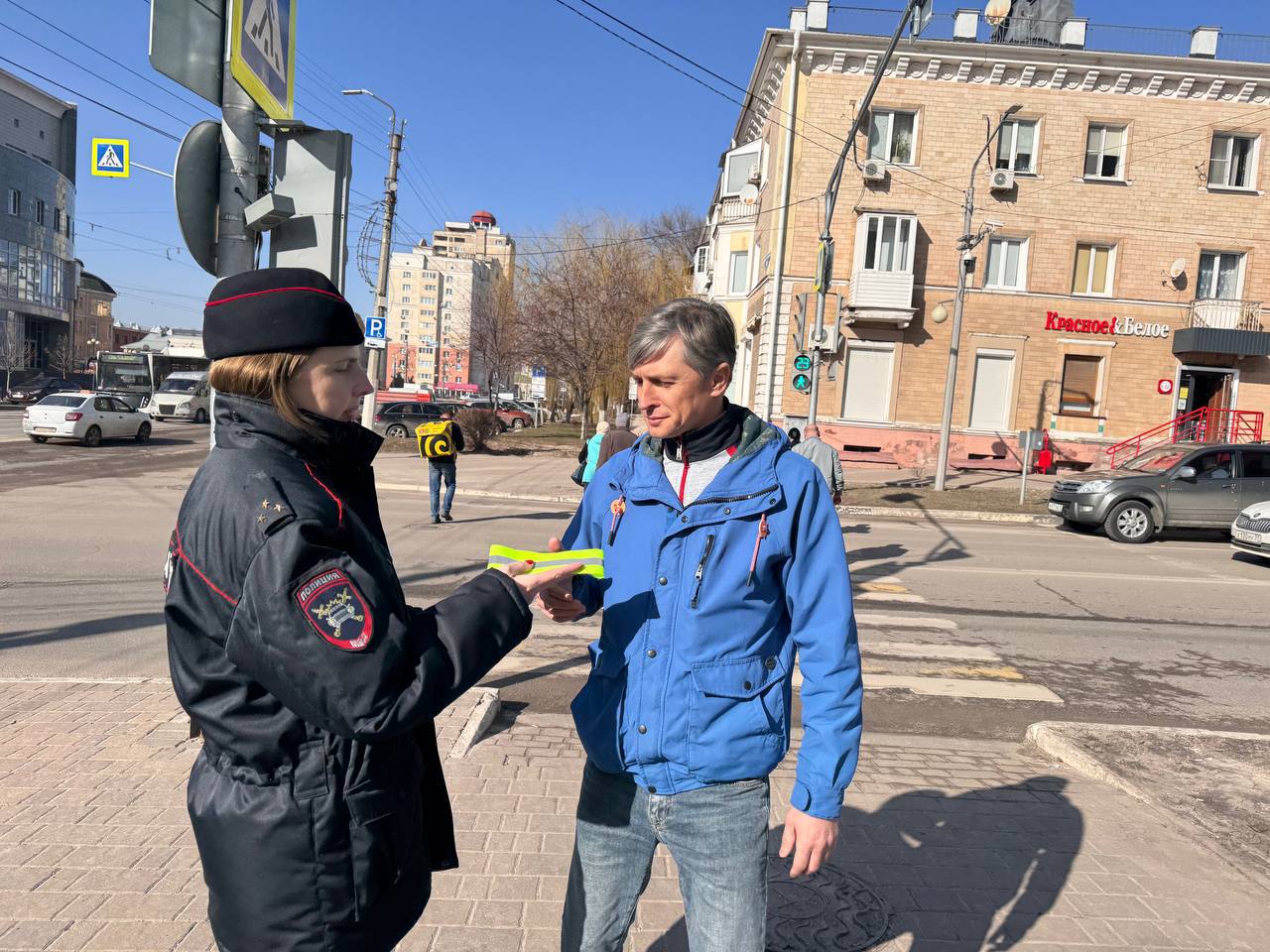 Доброе утро, друзья. Начинаем его с напоминания о соблюдении правил пассивной безопасности В Белгороде сотрудники Госавтоинспекции вблизи мест организации движения призвали пешеходов использовать СВ-элементы и рассказали об... Доброе утро, друзья. Начинаем его с напоминания о соблюдении правил пассивной безопасности В Белгороде сотрудники Госавтоинспекции вблизи мест организации движения призвали пешеходов использовать СВ-элементы и рассказали об...