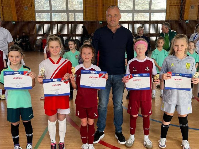 Андрей Миськов: Новооскольский детский футбольный клуб «Патриот» — победитель Первенства области по футзалу среди девочек 2016–2017 годов рождения Андрей Миськов: Новооскольский детский футбольный клуб «Патриот» — победитель Первенства области по футзалу среди девочек 2016–2017 годов рождения