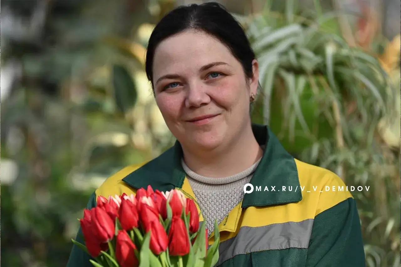 Валентин Демидов: Уважаемые работники бытового обслуживания и жилищно-коммунального хозяйства Белгорода! Поздравляю вас с профессиональным праздником! Валентин Демидов: Уважаемые работники бытового обслуживания и жилищно-коммунального хозяйства Белгорода! Поздравляю вас с профессиональным праздником!