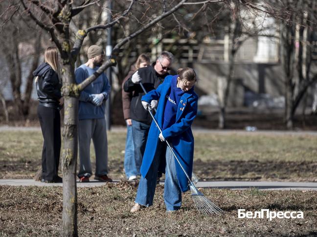 В Белгороде начались весенние субботники