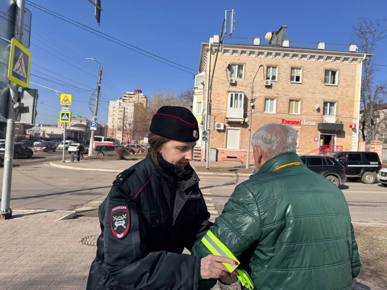 Доброе утро, друзья. Начинаем его с напоминания о соблюдении правил пассивной безопасности В Белгороде сотрудники Госавтоинспекции вблизи мест организации движения призвали пешеходов использовать СВ-элементы и рассказали об... Доброе утро, друзья. Начинаем его с напоминания о соблюдении правил пассивной безопасности В Белгороде сотрудники Госавтоинспекции вблизи мест организации движения призвали пешеходов использовать СВ-элементы и рассказали об...