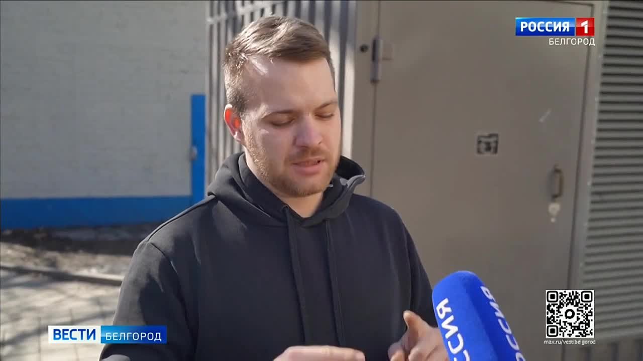 «Только подаёшь напряжение — загорается в домах свет. Люди с окон благодарят. На одном генераторе, который приехали заправлять, розовые сердечки-бумажечки «Спасибо»