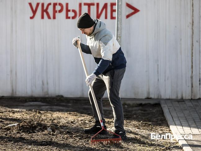 В Белгороде начались весенние субботники В Белгороде начались весенние субботники