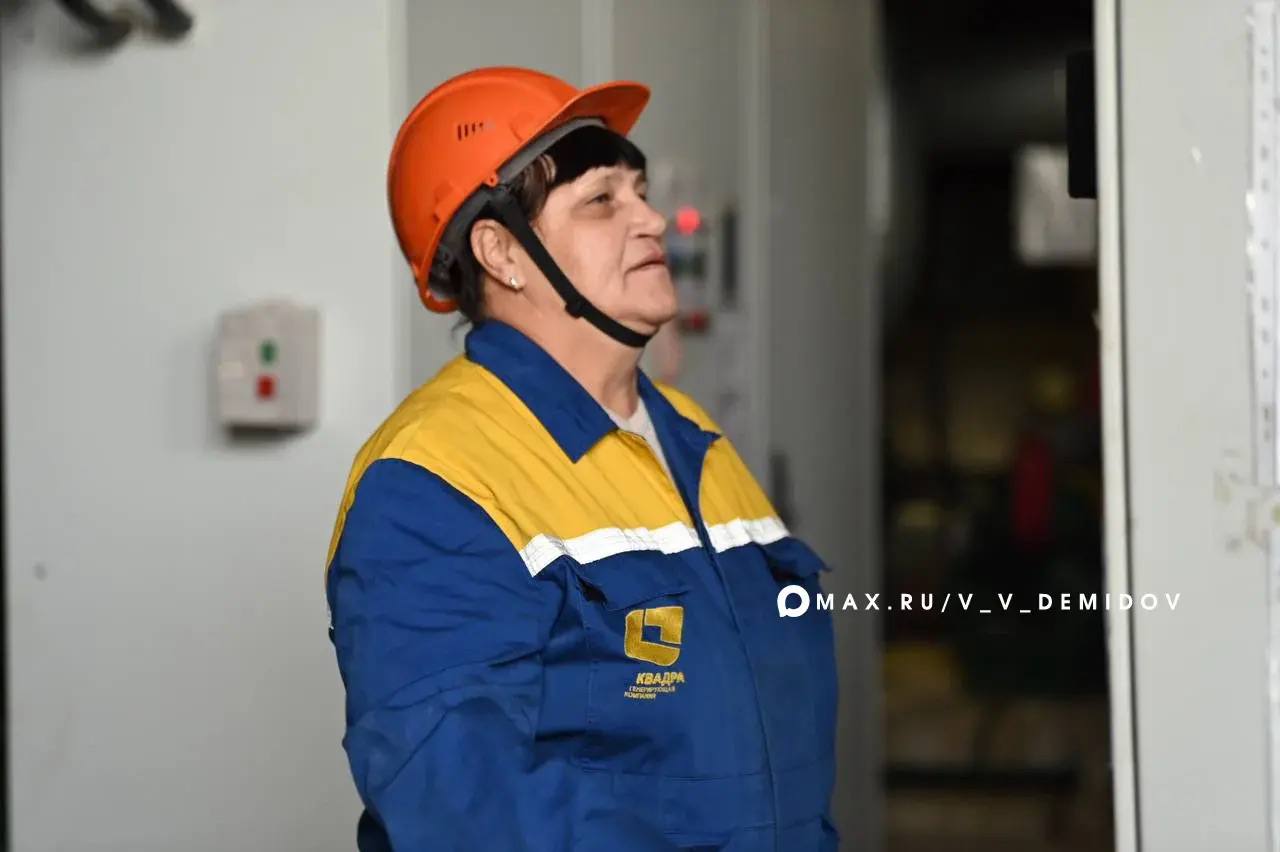 Валентин Демидов: Уважаемые работники бытового обслуживания и жилищно-коммунального хозяйства Белгорода! Поздравляю вас с профессиональным праздником! Валентин Демидов: Уважаемые работники бытового обслуживания и жилищно-коммунального хозяйства Белгорода! Поздравляю вас с профессиональным праздником!