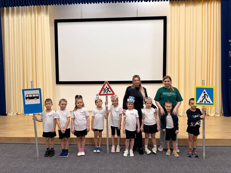 Белгородские автоинспекторы обучают маленьких участников дорожного движения безопасному поведению