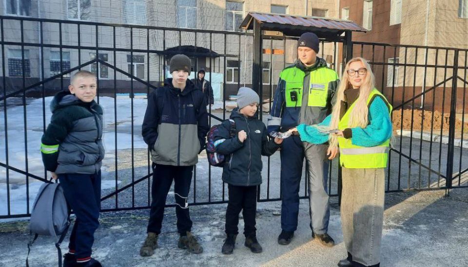 Доброе утро, друзья. В Шебекино оно началось с совместной работой автоинспекторов и «родительского патруля» Организаторы мероприятия напомнили детям о правилах безопасного участия в дорожном движении для юных пешеходов в...