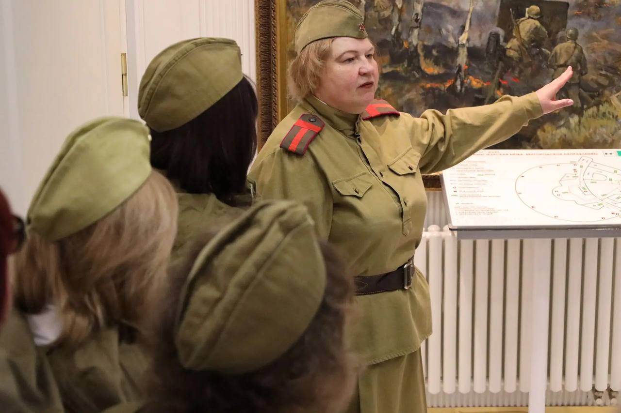 Сотрудники военно-исторического музея-заповедника «Прохоровское поле» стали участниками интерактивной программы музея-диорамы - иммерсивной экскурсии «Мы из будущего» Сотрудники военно-исторического музея-заповедника «Прохоровское поле» стали участниками интерактивной программы музея-диорамы - иммерсивной экскурсии «Мы из будущего»