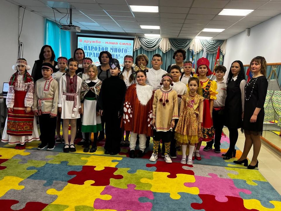 Владимир Переверзев: В рамках образовательного проекта Борисовского округа продолжается приём эстафеты участниками фестиваля-конкурса, приуроченного к Году единства народов России