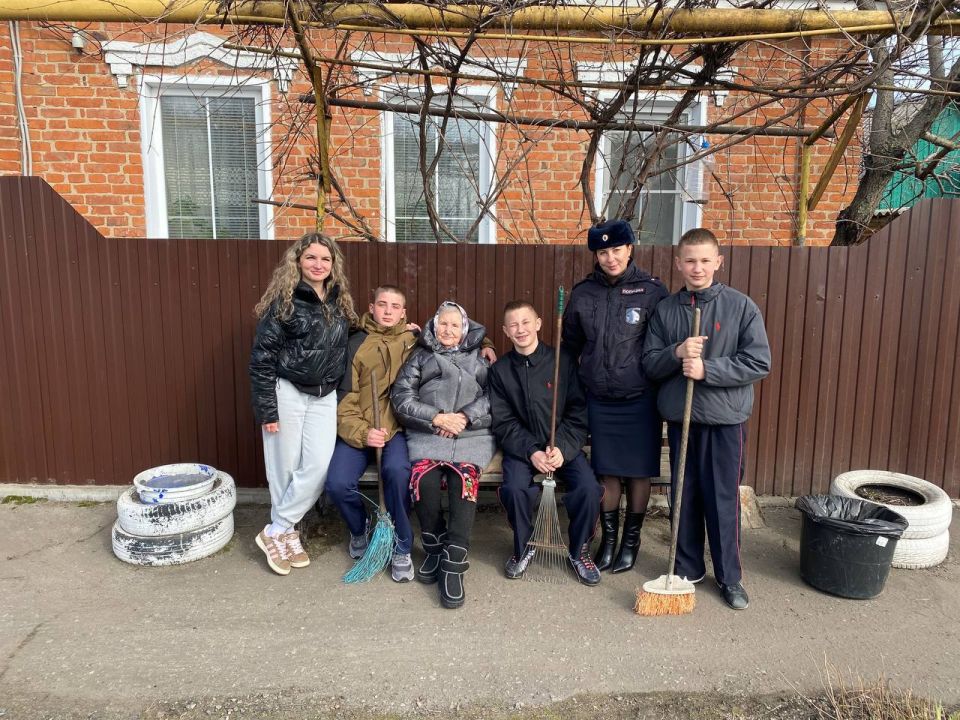 Автоинспекторы и кадеты Белгородской области приняли участие в «Дне добрых дел»