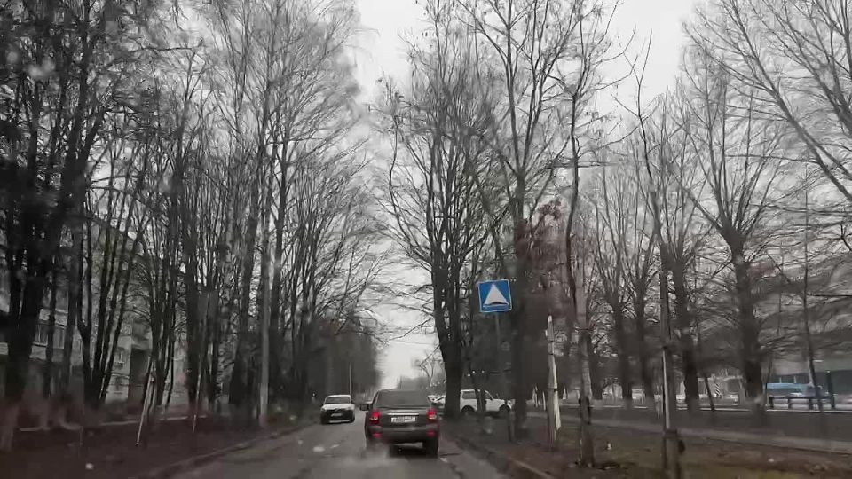 Доброе утро, друзья. На территории Белгородской области осадки виде снега с дождем Перед поездкой не забудьте проверить жидкость в бачке омывателя Будьте внимательны и осторожны, выбирая безопасный скоростной режим и...