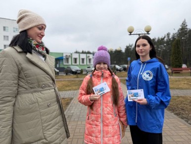 Тематические мероприятия в День воссоединения Крыма и Севастополя с Россией продолжили волонтеры Новооскольского штаба ВОД «Волонтеры Победы»