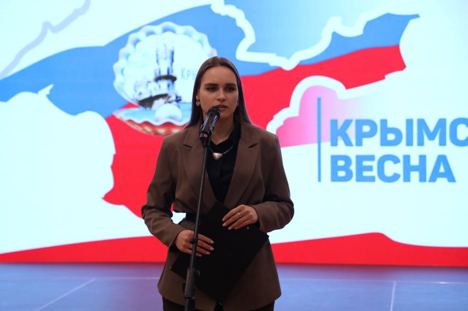 В Центре народного творчества состоялся час патриотизма «Мы сильны, когда едины» для обучающихся Школы №35 города Белгорода