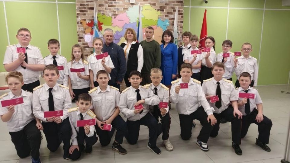 В Ракитянской средней школе №2 им. А.И. Цыбулёва прошла торжественная церемония, посвящённая приёму школьников в ряды «Юнармии»