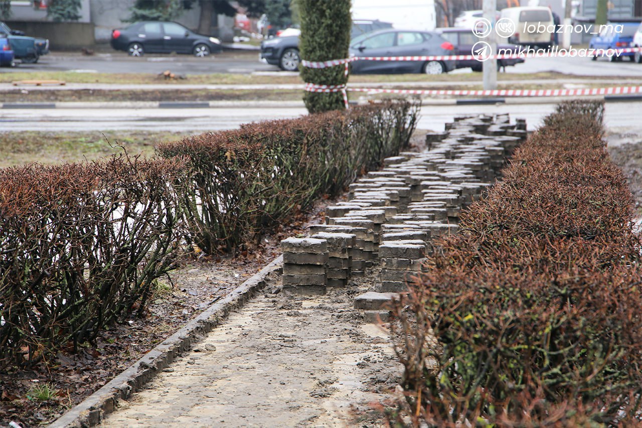 В Старом Осколе продолжаются работы по благоустройству В Старом Осколе продолжаются работы по благоустройству