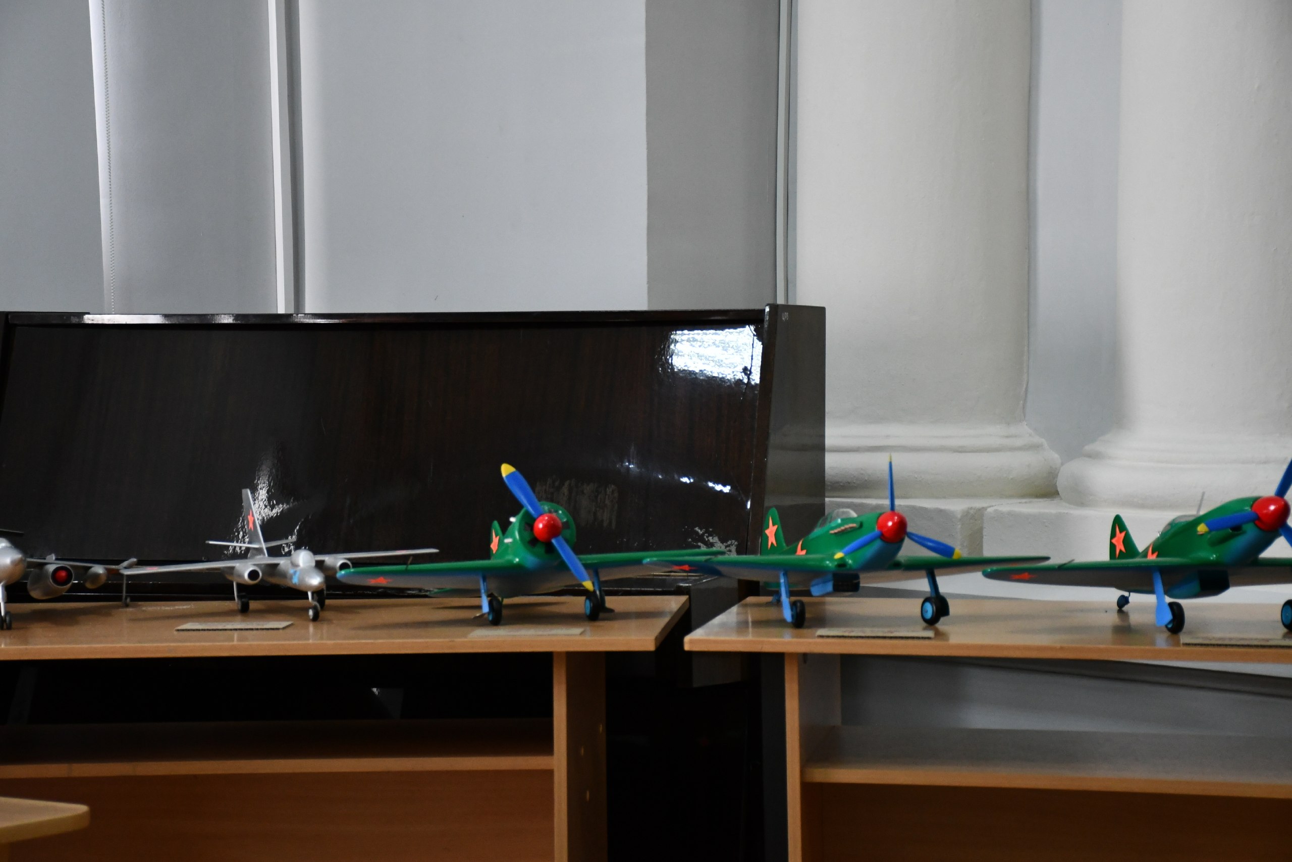 В Бирюче продолжается выставка моделей самолётов В Бирюче продолжается выставка моделей самолётов