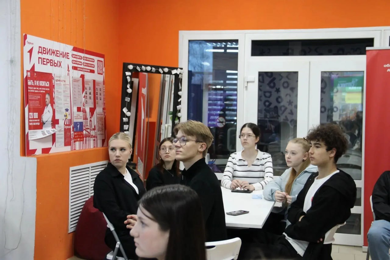 Олег Медведев: Проектная сессия в центре молодежных инициатив Олег Медведев: Проектная сессия в центре молодежных инициатив